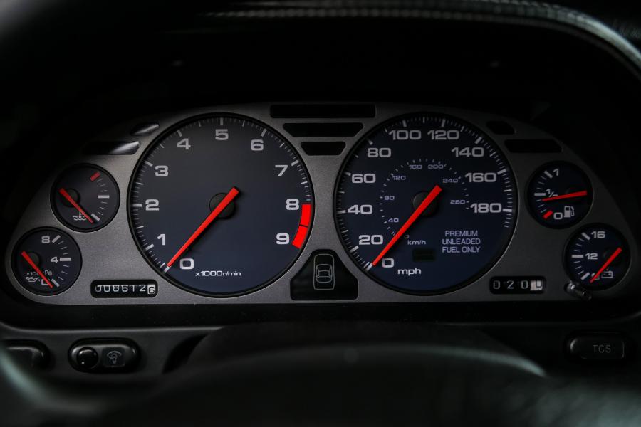 Панель приборов Acura NSX-T 2001 года  (фото 3 из 41)